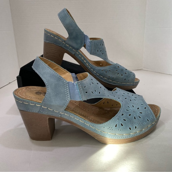 Good Choice Shoes Bandi Floral Cutout Slingback Block Heel Sandals Blue 7W - Picture 3 of 12